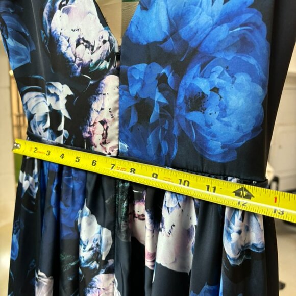 Theia Couture Blue and White Printed Satin Long Evening Gown Size 2 - Picture 4 of 6